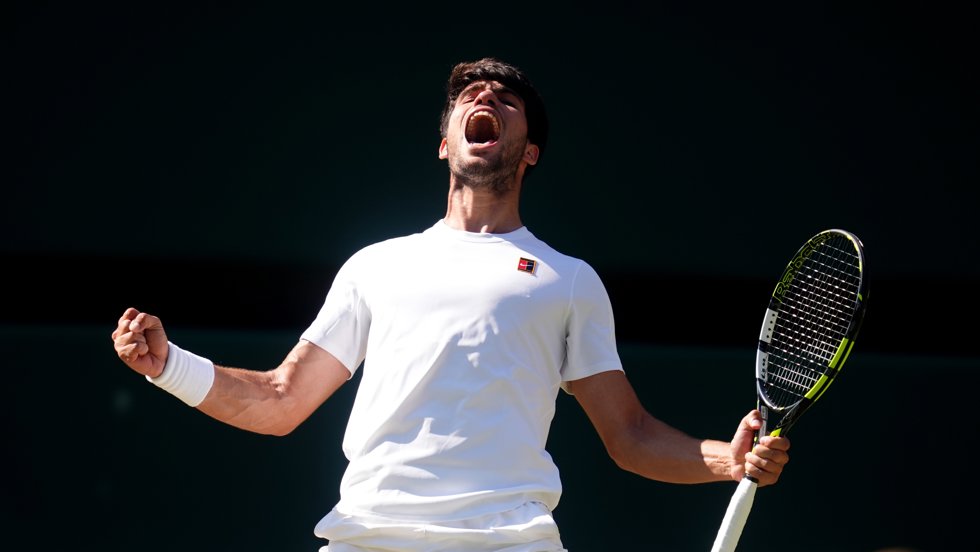 11 July 2025, United Kingdom, London: Spanish tennis player Carlos Alcaraz celebrates defeating US' Taylor Fritz during their men's singles semi final match on day twelve of the 2025 Wimbledon Championships at the All England Lawn Tennis and Croquet 