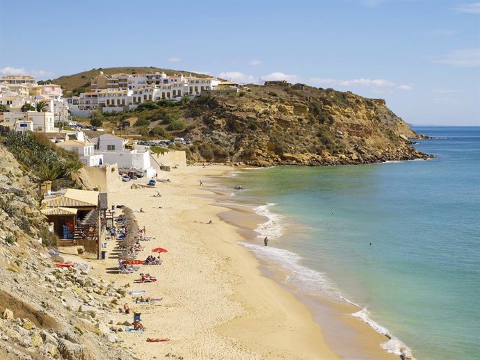 Archivo - Burgau, el Santorini portugués