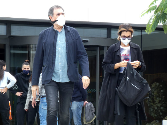 Archivo - Arquivo - Toni Cruz vai ao necrotério Sancho de Ávila, onde estão os restos mortais de Rosa María Sardá, em Barcelona, em 11 de junho de 2020.