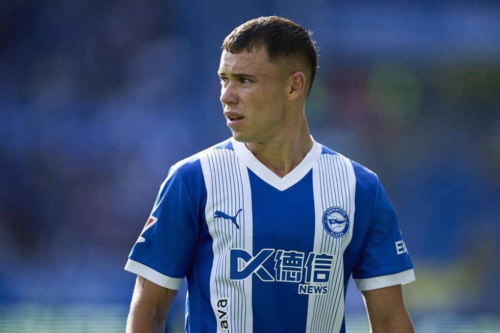 Archivo - Tomás Conechny, durante un partido con el Deportivo Alavés.