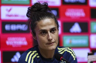 Archivo - Montse Tome, head coach of Spain attends his press conference during the training day of Spain ahead the UEFA Women’s Nations League, football match against England at RCDE Stadium on June 02, 2025 in Cornella, Barcelona, Spain.
