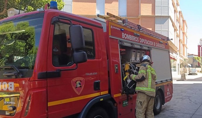 Archivo - Bomberos de la DPZ intervienen en Cariñena.