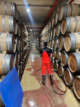 Intervención de los Bomberos en una bodega de Álava tras las fuertes lluvias de este viernes