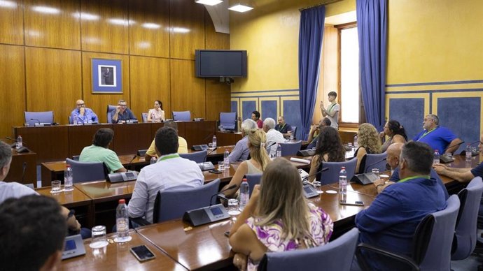 Reunión de Vox con ganaderos, en el Parlamento andaluz