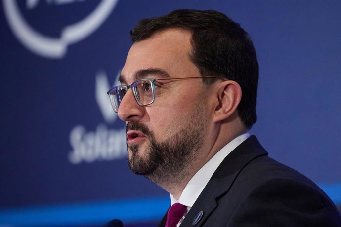 Archivo - El presidente del Principado de Asturias, Adrián Barbón.