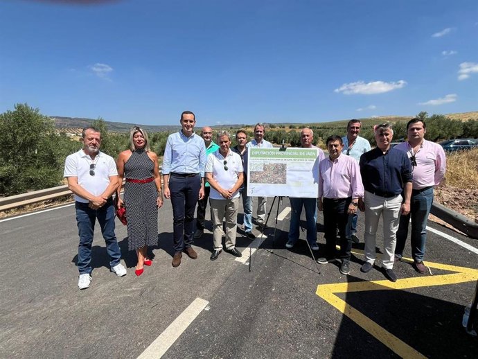 Inauguración de los trabajos en la JA-9105.