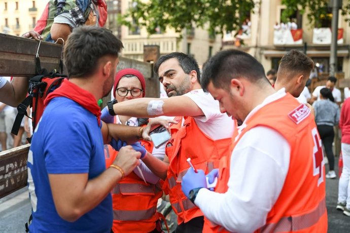 Atención de personal de Cruz Roja.