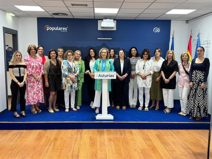 Mujeres del PP de Asturias presentan un manifiesto.