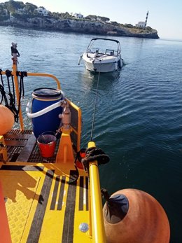 El servicio de limpieza retira casi 7,8 toneladas de residuos del litoral balear durante el mes de junio