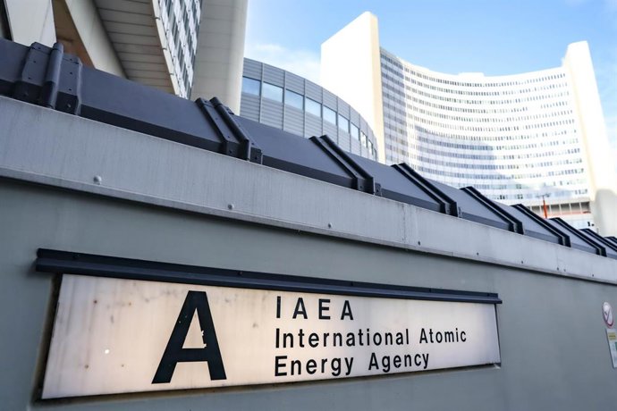 Archivo - June 4, 2025, Vienna, Austria, Austria: A sign marks the entrance to the International Atomic Energy Agency (IAEA) at the Vienna International Centre, home to the agency's headquarters and the United Nations Office at Vienna.