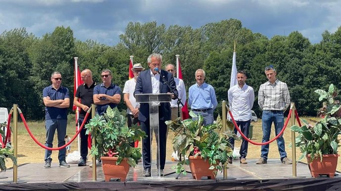 El delegado del Gobierno en Castilla y León, Nicanor Sen, ha sido hoy el encargado de pronunciar el pregón con motivo del arranque de las fiestas de La Cabrera 2025