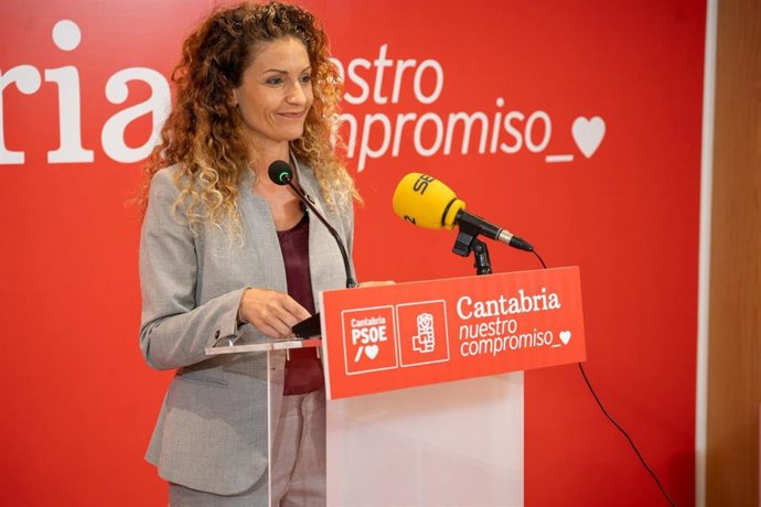 Archivo - PSOE acusa a PP de "faltar al respeto" a cántabros al pedir que lleven a Moncloa las firmas por falta de médicos 