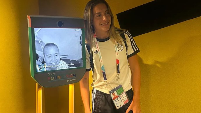 O sonho de Mateo: RFEF e UEFA conectam a equipe nacional com os hospitais de Barcelona