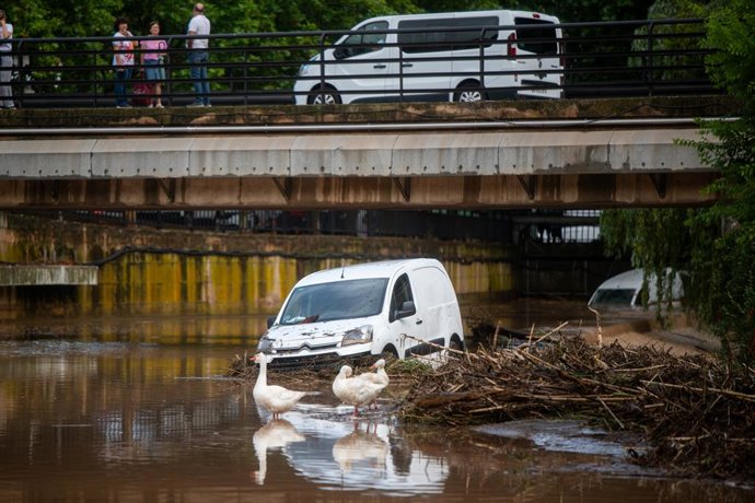 Inundaciones en la localidad barcelonesa de Súria durante las precipitaciones provocadas por el temporal en la provincia de Barcelona, a 12 de julio de 2025, en Súria, Barcelona (España). La AEMET ha extendido esta mañana la alerta roja a toda Cataluña y 