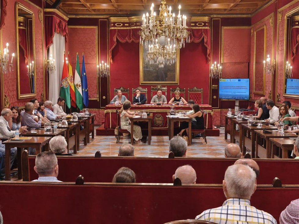 Ayuntamiento de Granada presenta el Plan de adaptación al cambio climático ante el pleno vecinal
