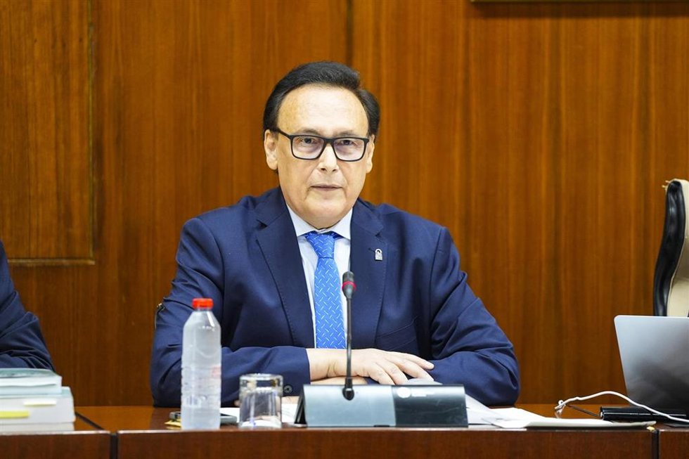 Archivo - El consejero de Universidad, José Carlos Gómez Villamandos, en una imagen de archivo de una comparecencia en comisión parlamentaria.