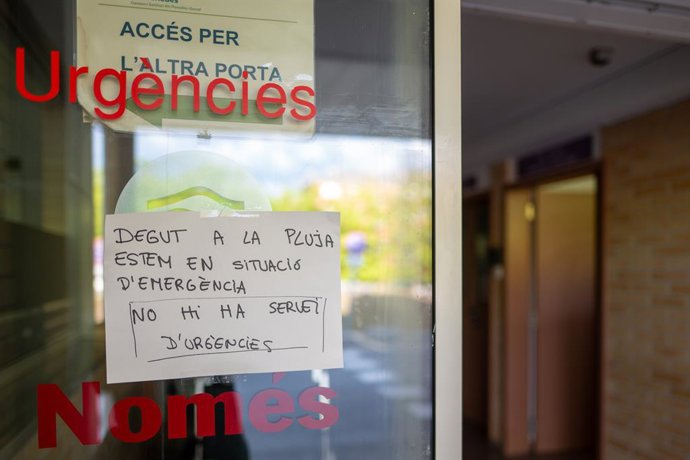 Inundações no hospital de Villafranca del Penedés durante as chuvas causadas pela tempestade na província de Barcelona, em 12 de julho de 2025, em Villafranca del Penedés, Barcelona (Espanha). A AEMET estendeu nesta manhã o alerta