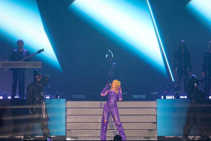 Kylie Minogue durante su actuación en el Bilbao BBK Live