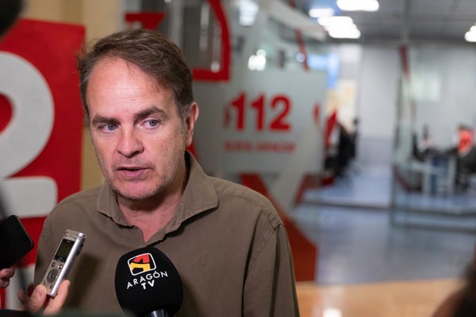 El consejero de Hacienda, Interior y Administración Pública, Roberto Bermúdez de Castro,  a la conclusión de la reunión del CECOPI celebrada este domingo en la Sala de Crisis del 112