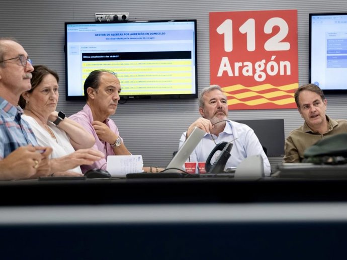 Azcón en la reunión del CECOPI junto a Bermúdez de Castro y José Luis Bancalero.