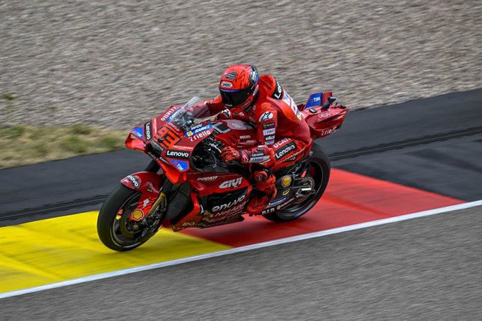 93 MARQUEZ Marc (spa), Ducati Lenovo Team, Ducati Desmosedici GP25, em ação durante o 2025 MotoGP Motul Liqui Moly Grand Prix of Germany, GP da Alemanha, no circuito de Sachsenring, de 11 a 13 de julho, na Alemanha - Photo Studio Milagro / DPPI