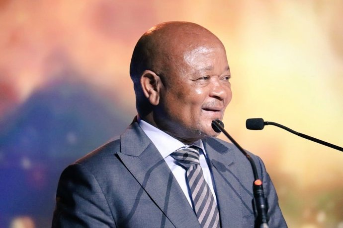 El Ministro de Policía, Senzo Mchunu