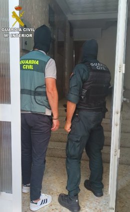 Operación para deter a un mozo de Ourense en relación cunha banda que cometía asaltos violentos ao sur de Pontevedra.