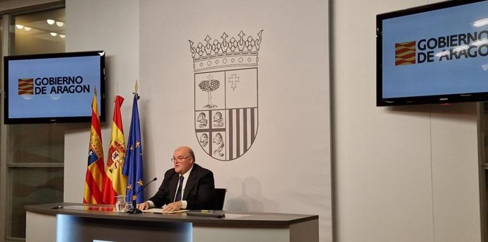 El director general de Personal, Formación e Innovación, en la rueda de prensa donde se avanzó el plan de trabajo para reducir la burocracia en el ámbito educativo.