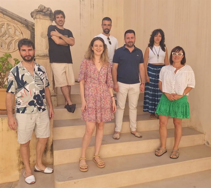 Algunos de los dramaturgos y actores baleares que participarán en el XX Obrador d'estiu de la Sala Beckett.