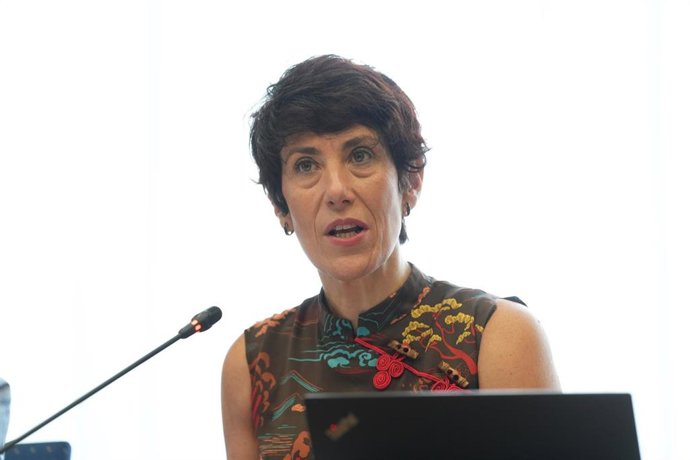 La ministra de Inclusión, Seguridad Social y Migraciones, Elma Saiz, durante un seminario organizado por la Seguridad Social que hace balance de los treinta años del Pacto de Toledo en el Palacio de la Magdalena, a 23 de junio de 2025, en Santander, Canta