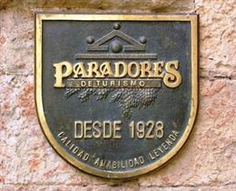 Paradores y la Universidad Complutense analizan el modelo de la hotelera en un curso en San Lorenzo del Escorial (Madrid).