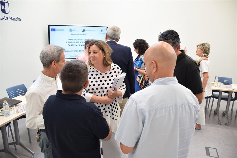 La consejera de Economía, Empresas y Empleo, Patricia Franco, asiste al desayuno informativo con las entidades sociales beneficiarias del Fondo Social Europeo + en la región, que se celebra en la sede del COE de Castilla-La Mancha