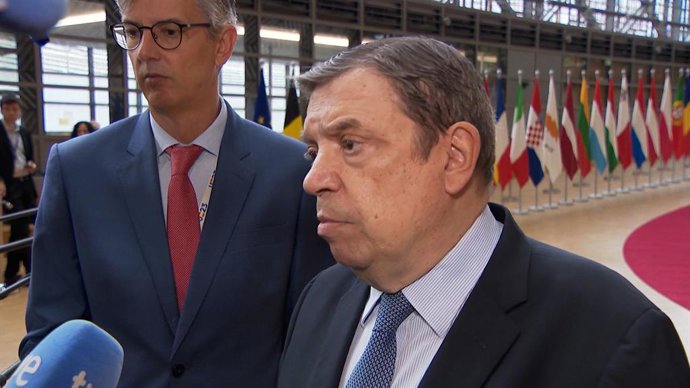 Planas advierte de un déficit de hasta 12 millones de toneladas de cereal