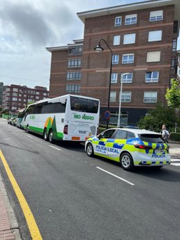 La Policía Local identifica a menores alojados en una una escuela de surf sin licencia en Salinas, con 71 menores