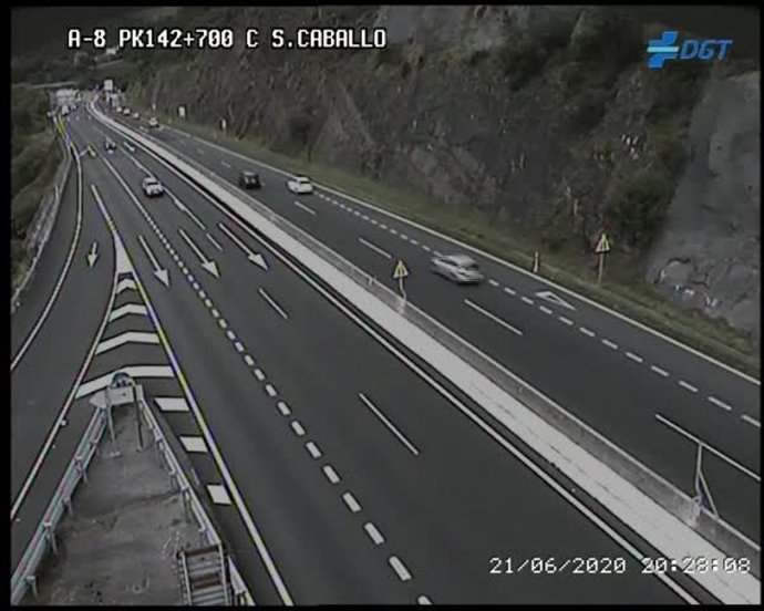 Archivo - Imagen de la cámara de la DGT en la A-8 a la altura de Saltacaballo