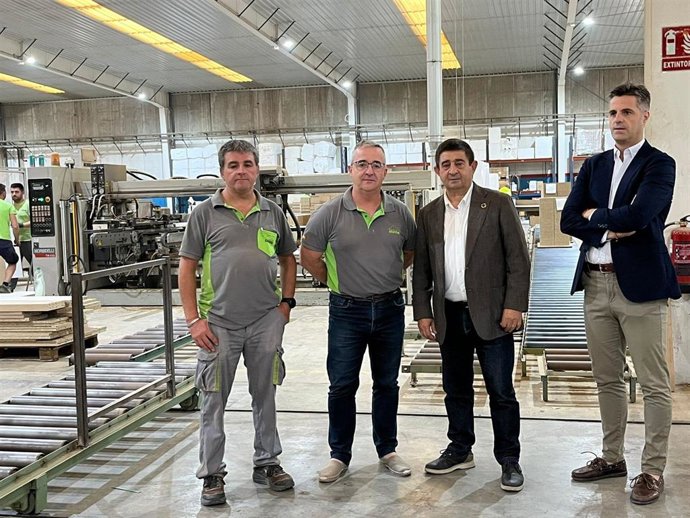 Visita a la empresa Hogximobel.