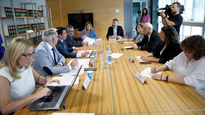 Reforzar la influencia en el diseño de las políticas de la UE, intensificar las relaciones con las instituciones comunitarias y aumentar la recepción de fondos, claves del Plan La Rioja en Europa