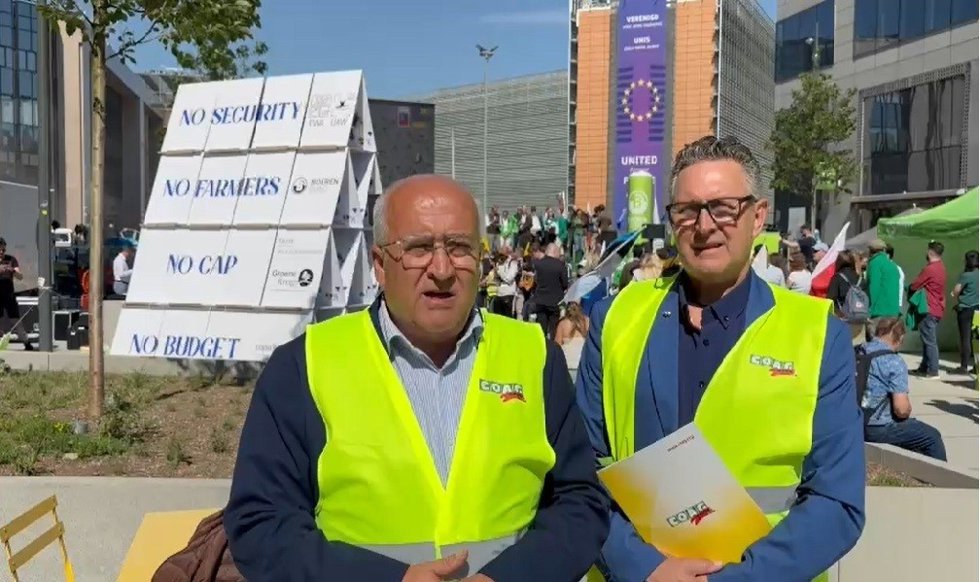 Representantes de COAG en manifestación en Bruselas
