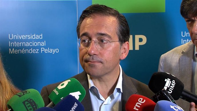 Albares no espera un alto el fuego en Ucrania aunque España apoyaría "cualquier posibilidad"