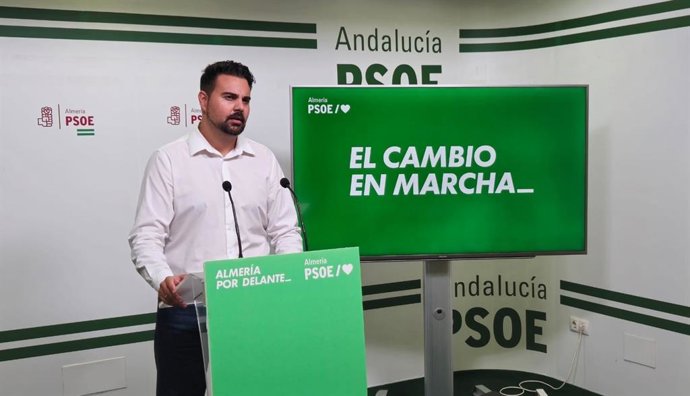 El parlamentario andaluz del PSOE de Almería Mateo Hernández.