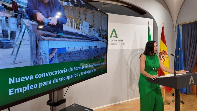 Gálvez, durante la presentación de la nueva convocatoria de subvenciones destinada a promover la Formación Profesional para el Empleo.