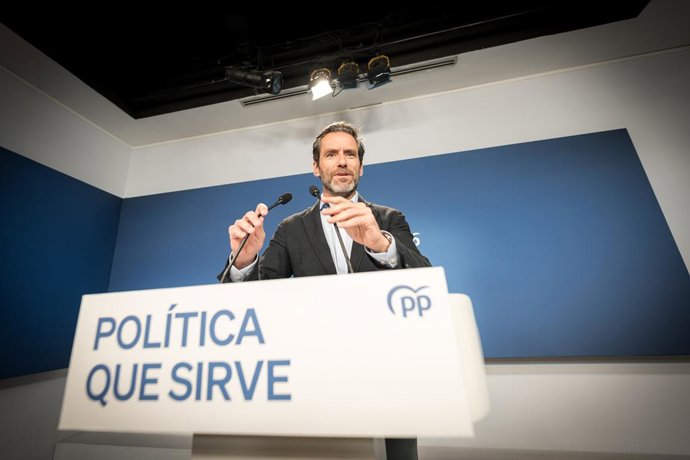 O porta-voz do Partido Popular, Borja Sémper, durante uma coletiva de imprensa após a reunião do Comitê Diretivo do Partido Popular, em 16 de junho de 2025, em Madri (Espanha). O porta-voz do PP reage às declarações feitas pelo presidente do PP.