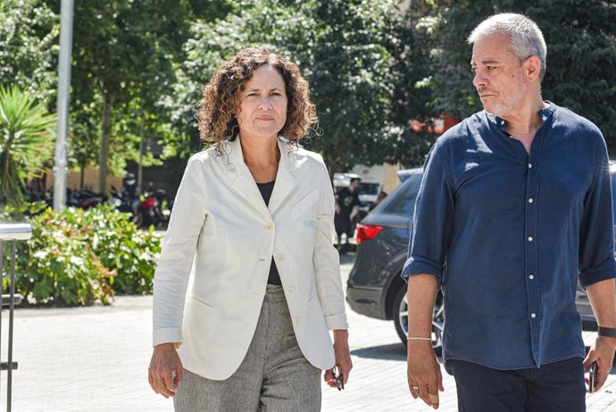 La consellera de Cultura, Sònia Hernández , en el funeral