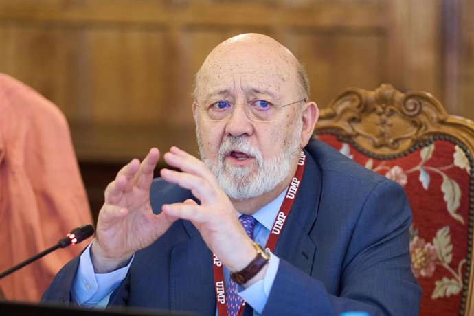 Archivo - El presidente del CIS, José Félix Tezanos, en la UIMP. Foto de archivo