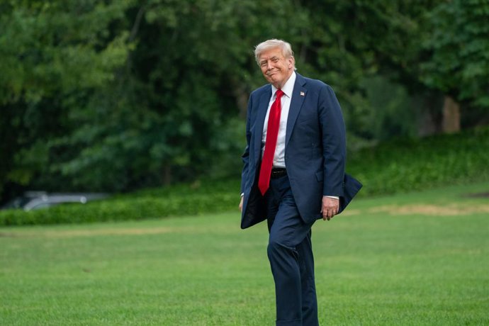 July 14, 2025, Washington, District of Columbia, USA: President DONALD TRUMP arrives at the White House on July 13, 2025. He took no questions on arrival but spoke to the press as he departed Air Force One at Joint Base Andrews.