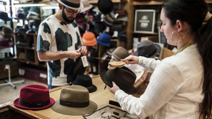 Comprador en un comercio de València