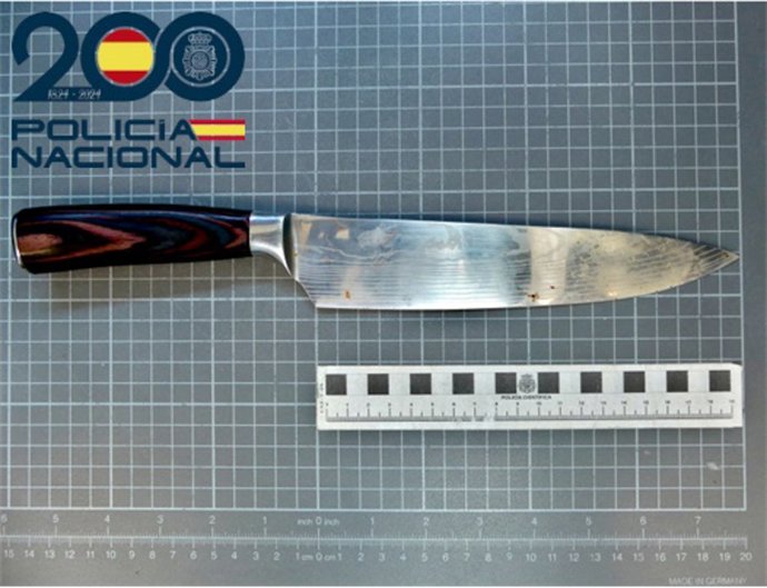 Detenido un hombre por amenazar con un cuchillo y retener a su compañero de habitación en Ciutadella