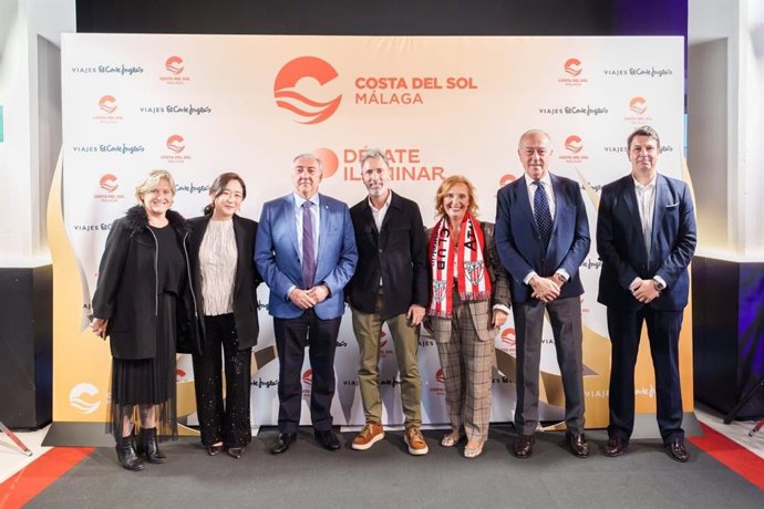 El director gerente de Turismo Costa del Sol, Antonio Díaz, entre otros en una de las presentaciones de Turismo Costa del Sol, en colaboración con Viajes El Corte Inglés.
