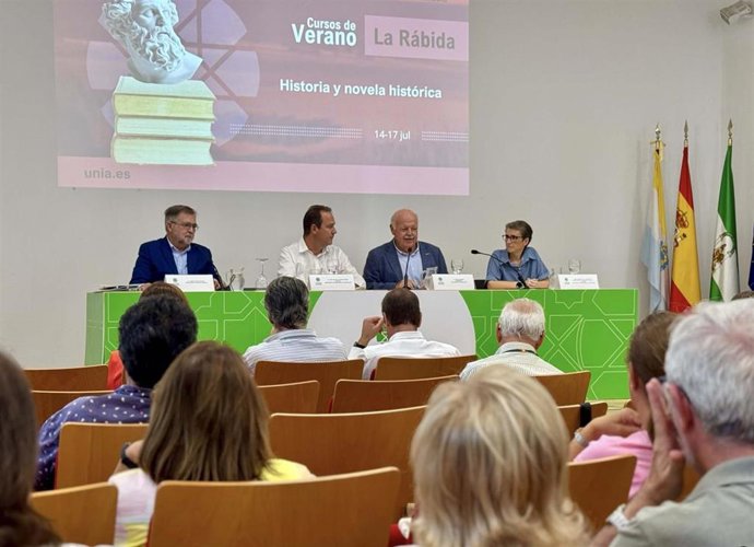 Inauguración oficial del curso 'Historia y Novela Histórica' en La Rábida (Huelva).