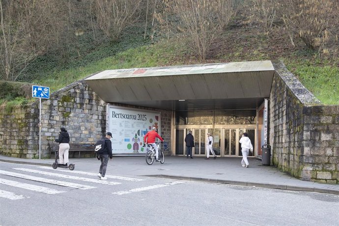 Archivo - Imagen de los ascensores de Descalzos